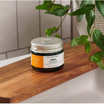 Vitamin C Glow Boosting Moisturiser Cream - Hydratační a revitalizační pleťový krém